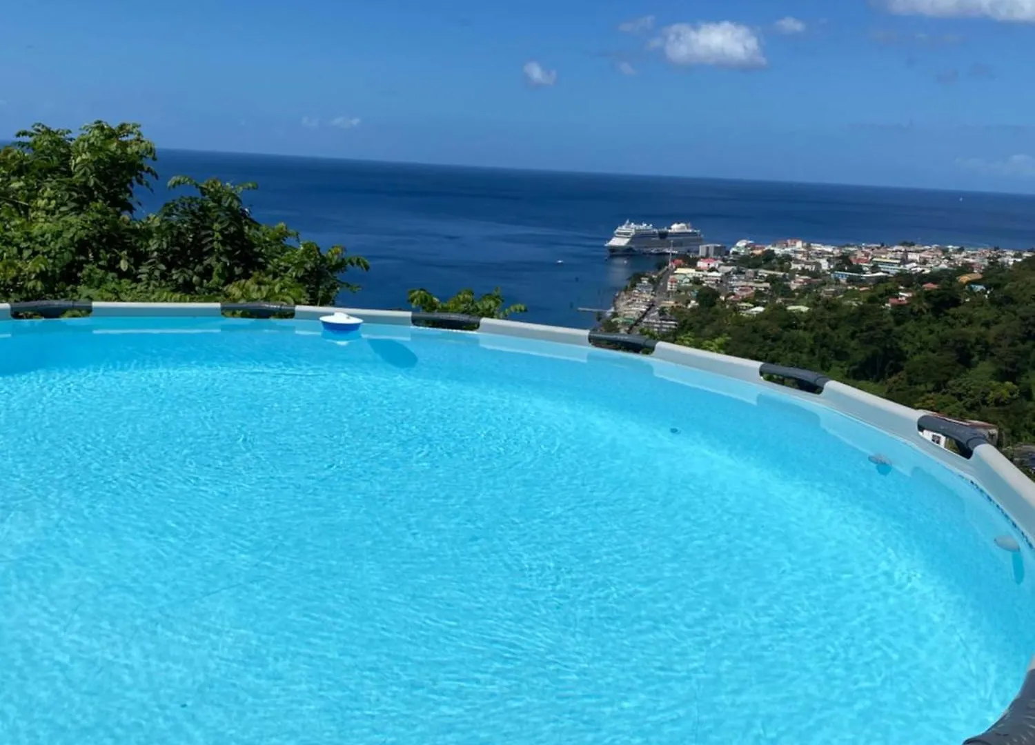 Fortune Sea View Villa Roseau