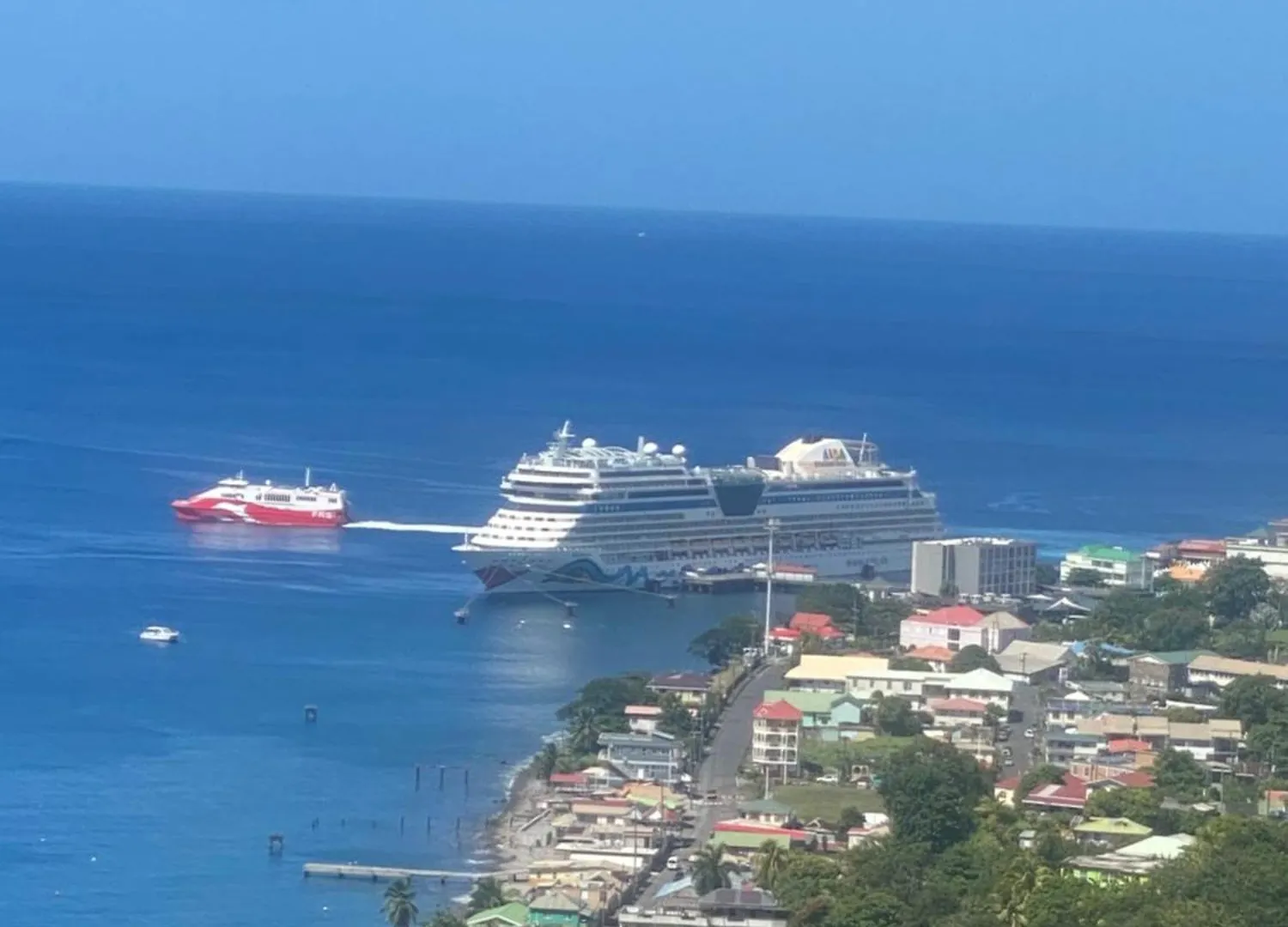 Fortune Sea View Villa Roseau