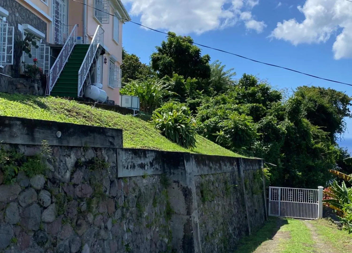 Fortune Sea View Villa Roseau